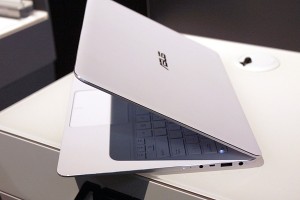 ASUS ZenBook UX305